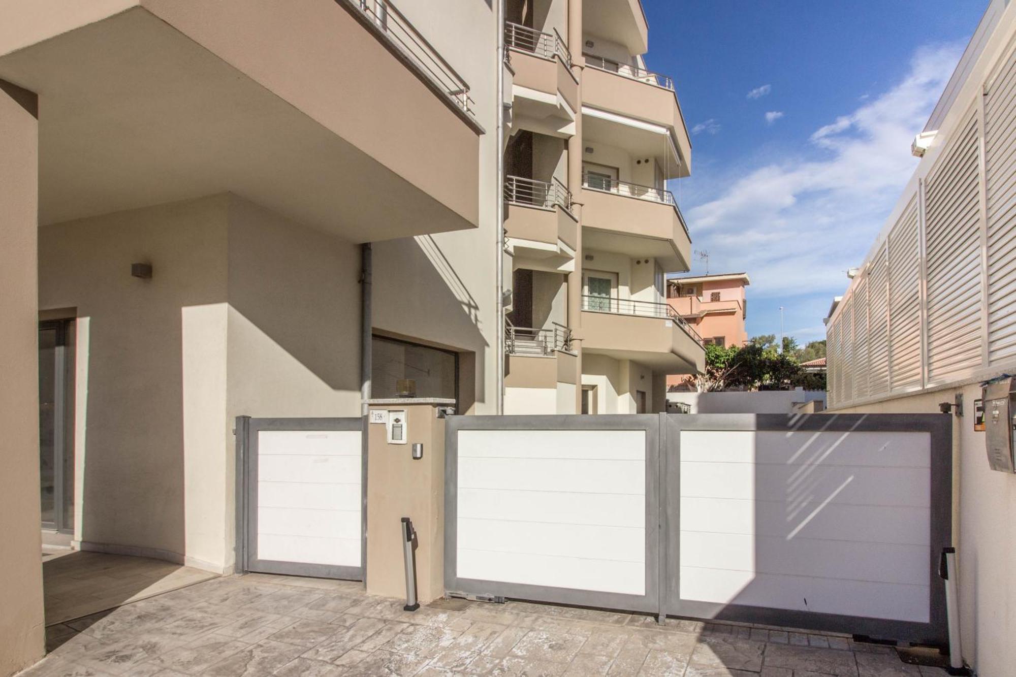 Lungomare Golfo Aranci-Modern Apartments With Parking! Exterior photo