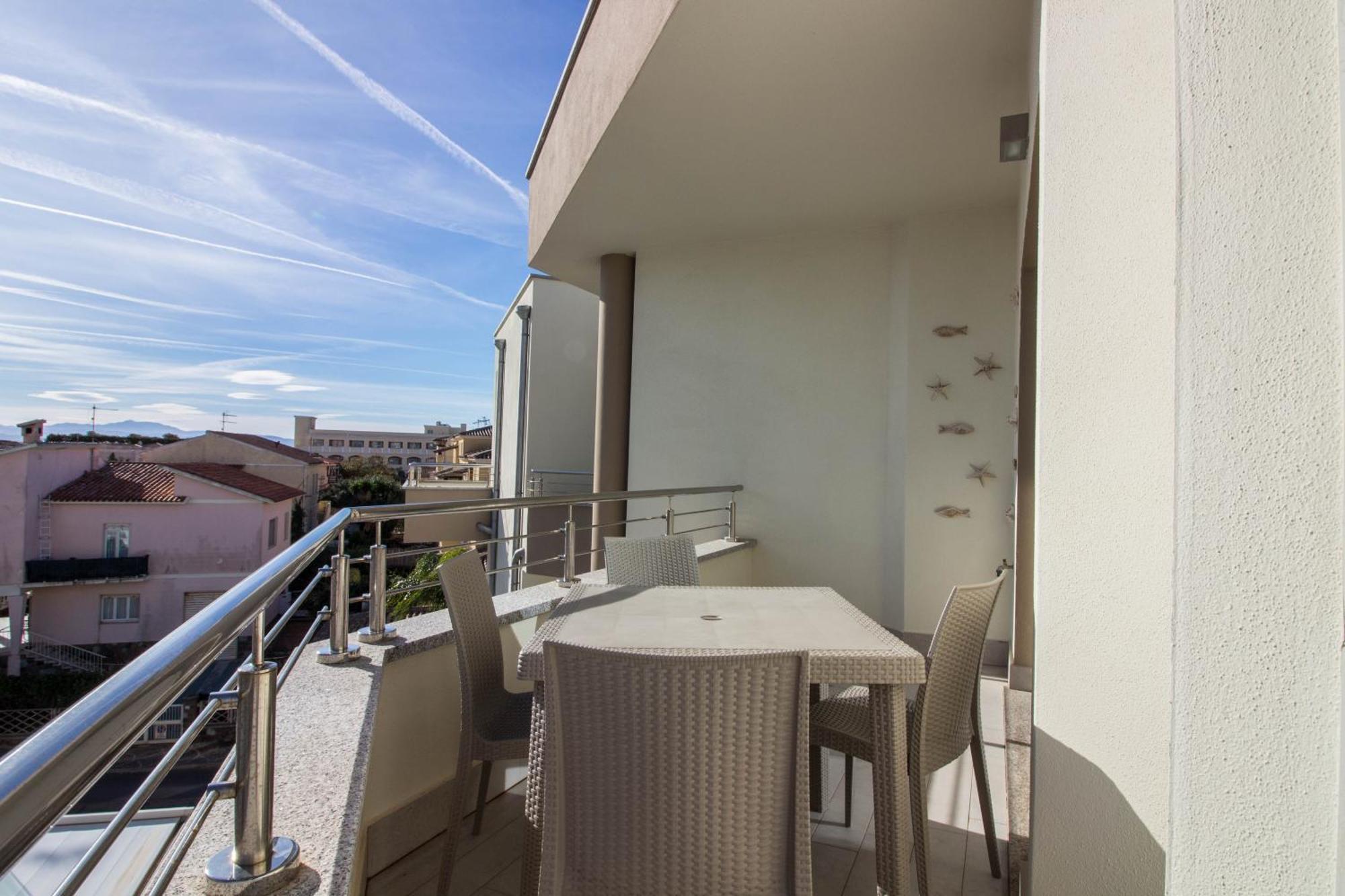 Lungomare Golfo Aranci-Modern Apartments With Parking! Exterior photo